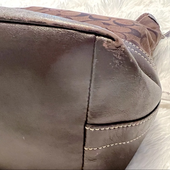 Coach Hobo - Picture 8 of 9